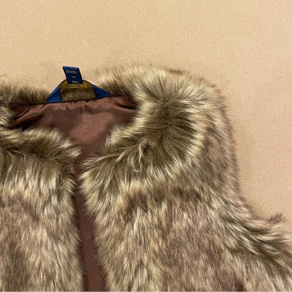 Girl’s Polo Ralph Lauren Faux Fur Vest Size 5 - Picture 3 of 13